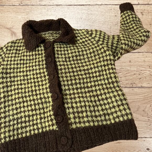 Vintage hand knit child’s cardigan houndstooth sweater - Picture 3 of 5